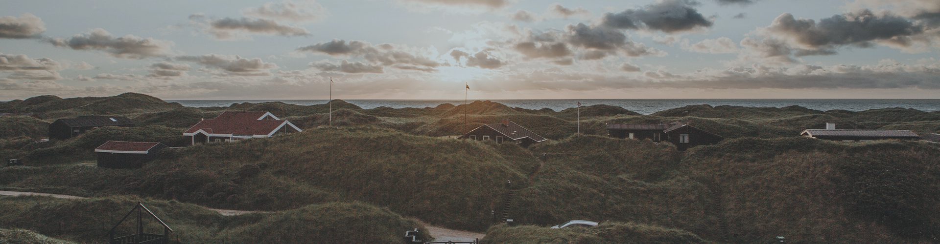 Sommerhuse i klitlandskab