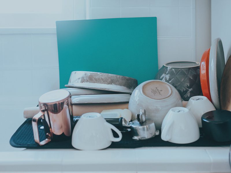 Rodet opvask i køkken